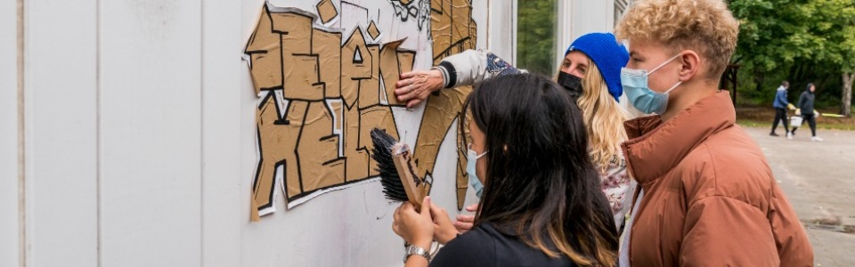 $galleryItem->description